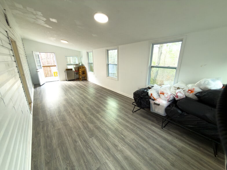 More Photos Of 5887 Highway 320, Carnesville Specialty For Sale