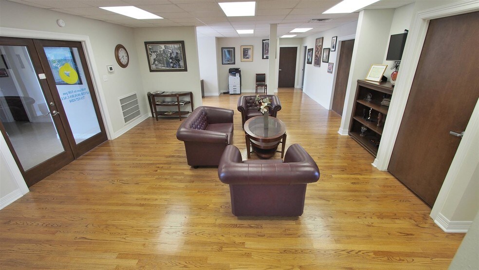 More Photos Of 315 W Alabama St, Houston Loft Creative Space For Lease