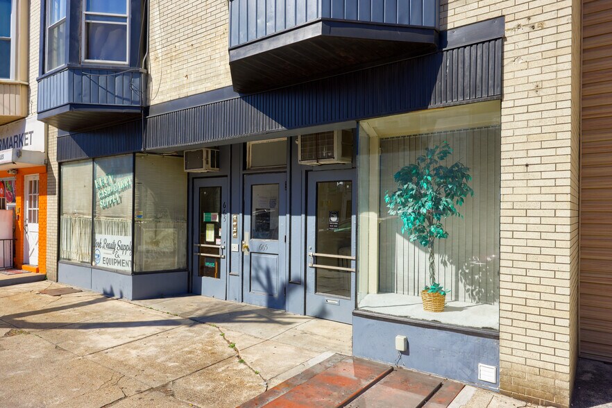More Photos Of 665-667 W Market St, York Storefront Retail Residential For Sale