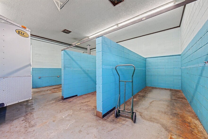 More Photos Of 16771 S 15th St, Galesville Warehouse For Sale