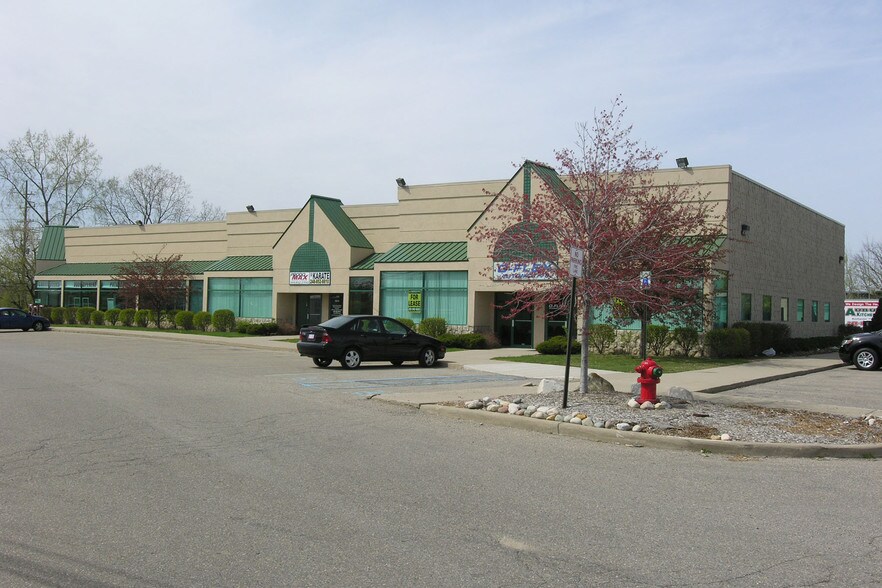 Primary Photo Of 1972-1998 Star Batt Dr, Rochester Hills Warehouse For Lease