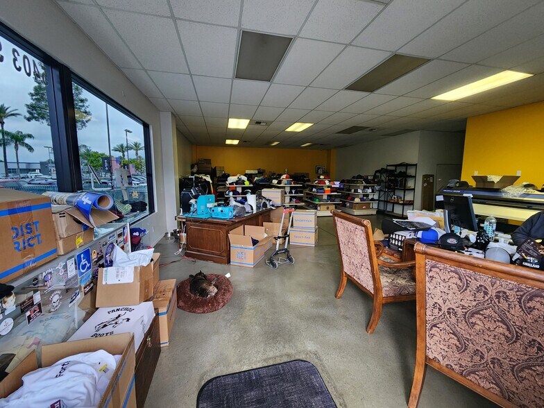 More Photos Of 5403 Gasoline Alley Dr, Bakersfield Industrial For Lease