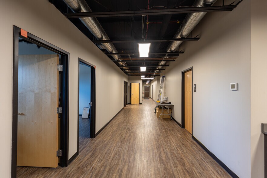 More Photos Of 929 Childs St, Wheaton Warehouse For Lease