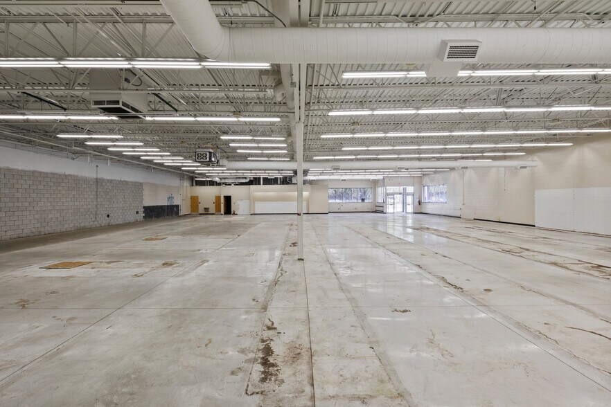 More Photos Of 613 W Alexis Rd, Toledo Medical For Sale