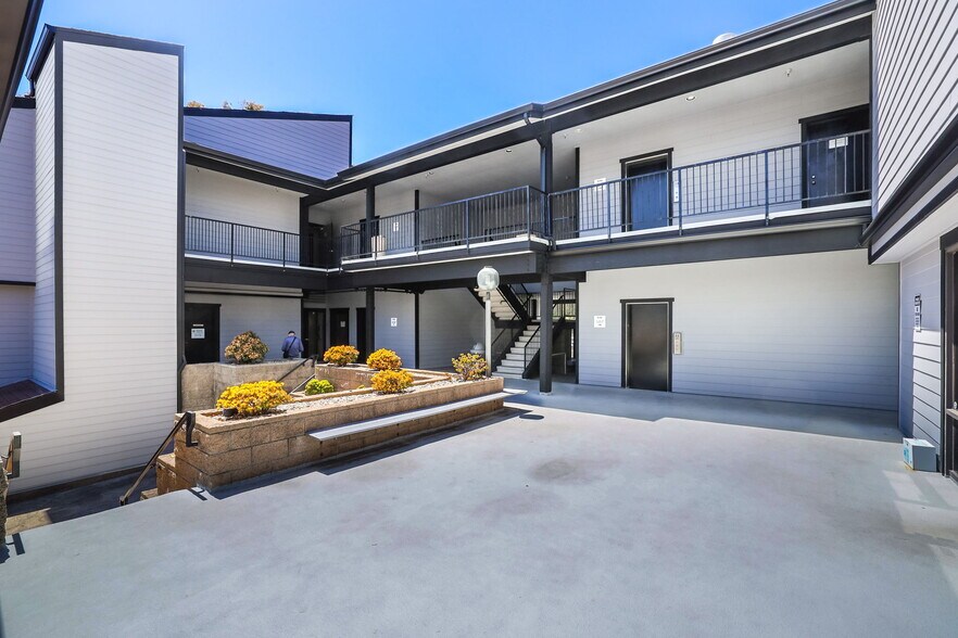 More Photos Of 355 Placentia Ave, Newport Beach Medical For Sale