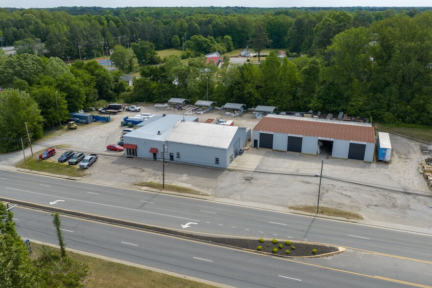 More Photos Of 728 N Main St, Emporia Auto Repair For Sale