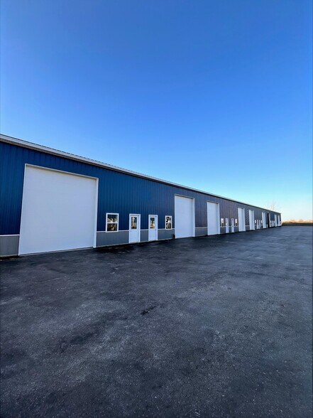 More Photos Of 800 Eastport Drive, Lancaster Warehouse For Lease