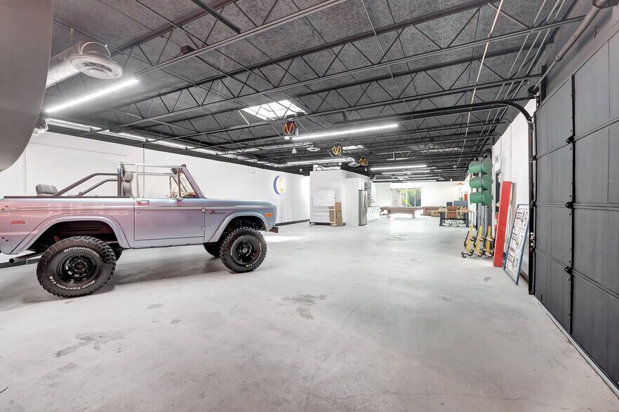 More Photos Of 705 Bond Way, Delray Beach Showroom For Sale