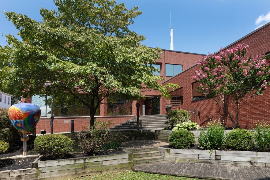 More Photos Of 100 W Antietam St, Hagerstown Office For Lease