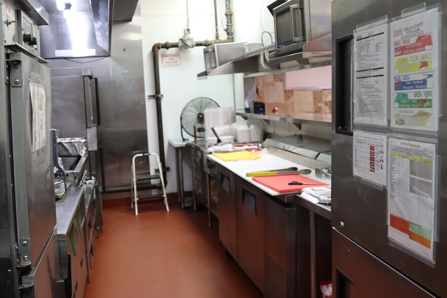 More Photos Of 12801 W Sunrise Blvd, Sunrise Storefront For Lease