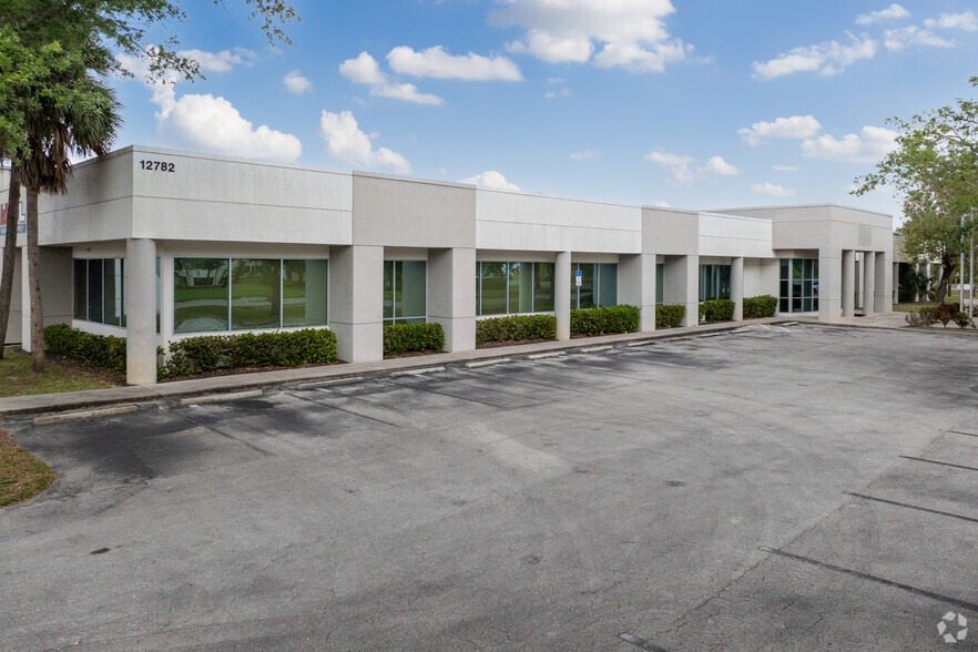 Primary Photo Of 12780-12782 Westlinks Dr, Fort Myers Office For Lease