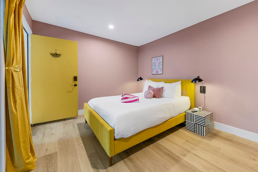 More Photos Of 1339 N Indian Canyon Dr, Palm Springs Hotel For Sale