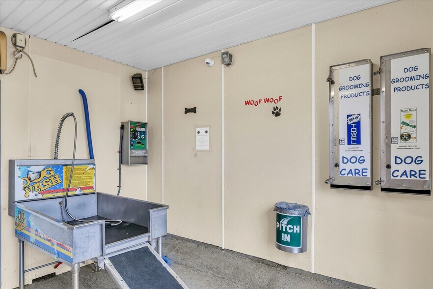 More Photos Of 110 W Lincoln Ave, Charleston Carwash For Sale