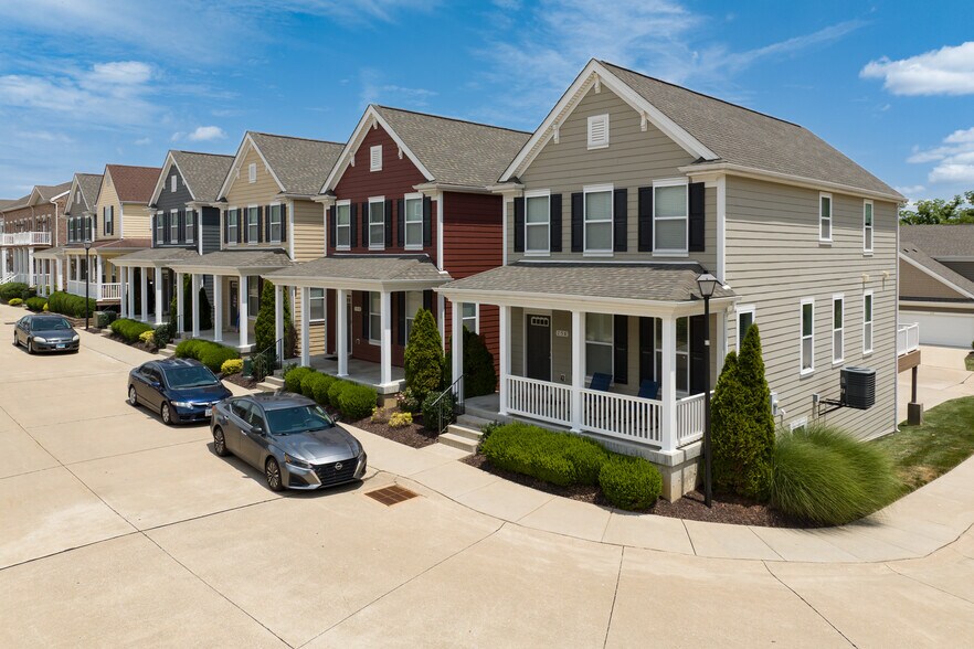 Primary Photo Of 238 W Wellspring Way, Saint Charles Apartments For Sale