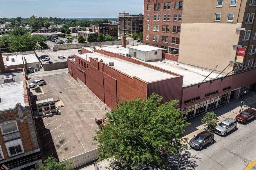 More Photos Of 516 Maine St, Quincy Flex For Sale