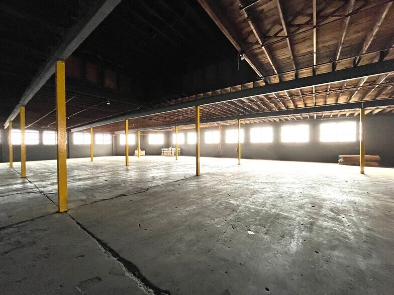 More Photos Of 285 W Trigg Ave, Memphis Manufacturing For Sale