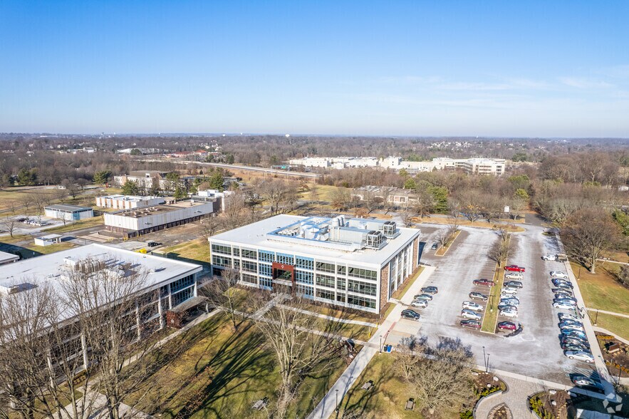 More Photos Of 727 Norristown Rd, Lower Gwynedd Research And Development For Lease