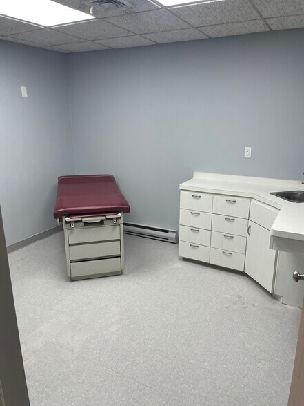 More Photos Of 7 Medical Dr, Port Jefferson Station Medical For Lease