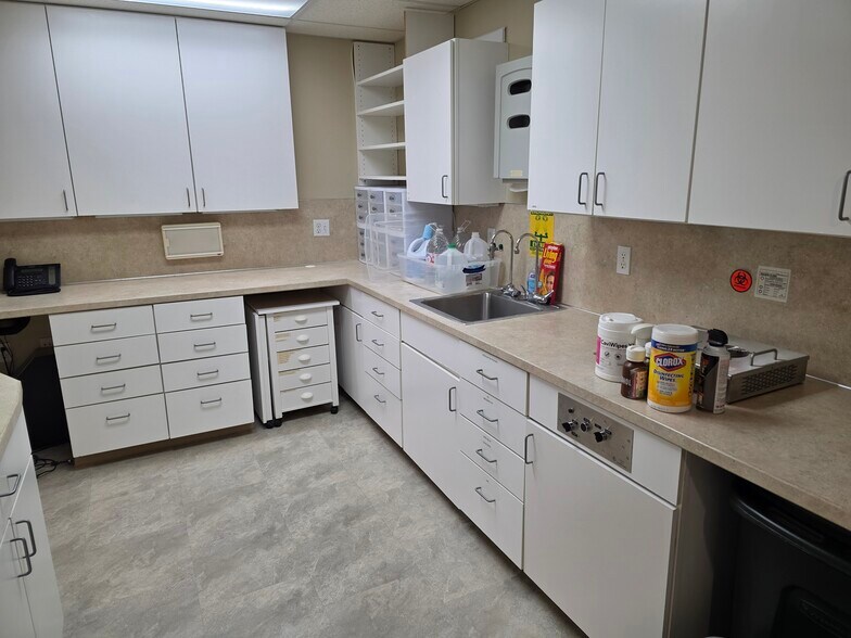 More Photos Of 1801 1st Ave, Longview Medical For Sale