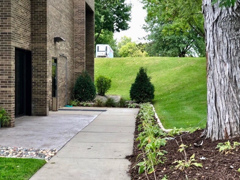 More Photos Of 6110 Blue Circle Dr, Minnetonka Office For Lease