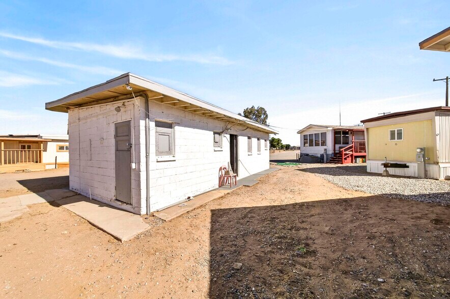 More Photos Of 11398 Bartlett Ave, Adelanto Contractor Storage Yard For Sale