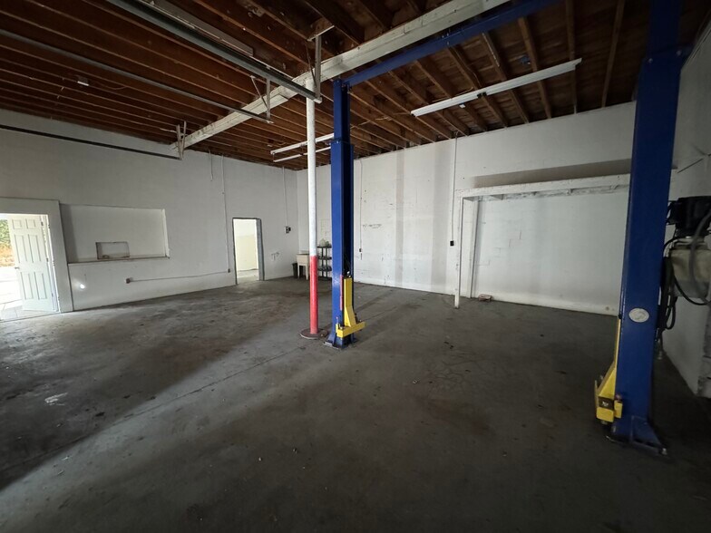 More Photos Of 89 Sr 471, Sumterville Service Station For Lease