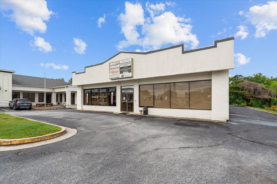 More Photos Of 907-909 S Park St, Carrollton Unknown For Lease