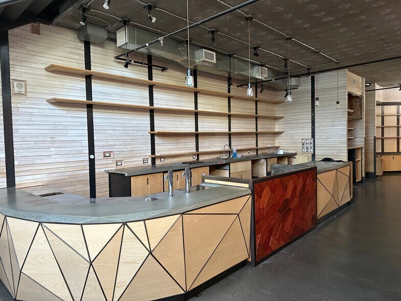 More Photos Of 1221 SW 11th Ave, Portland Apartments For Lease