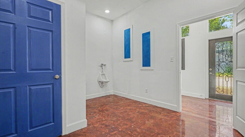 More Photos Of 619 Jackson, Pasadena Storefront Retail Office For Sale