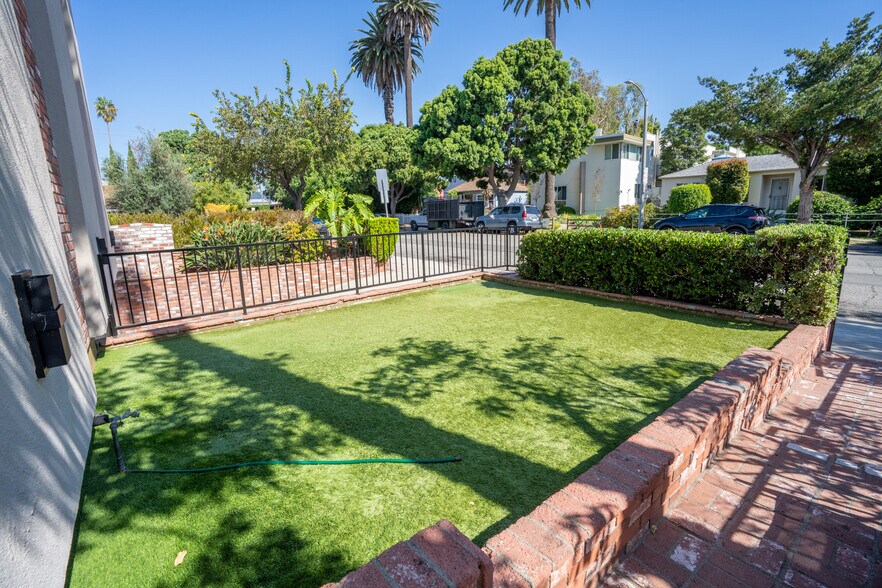 More Photos Of 1434 Berkeley St, Santa Monica Apartments For Sale