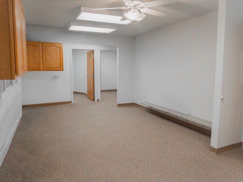 More Photos Of 1604 2nd Ave, Council Bluffs Office For Sale