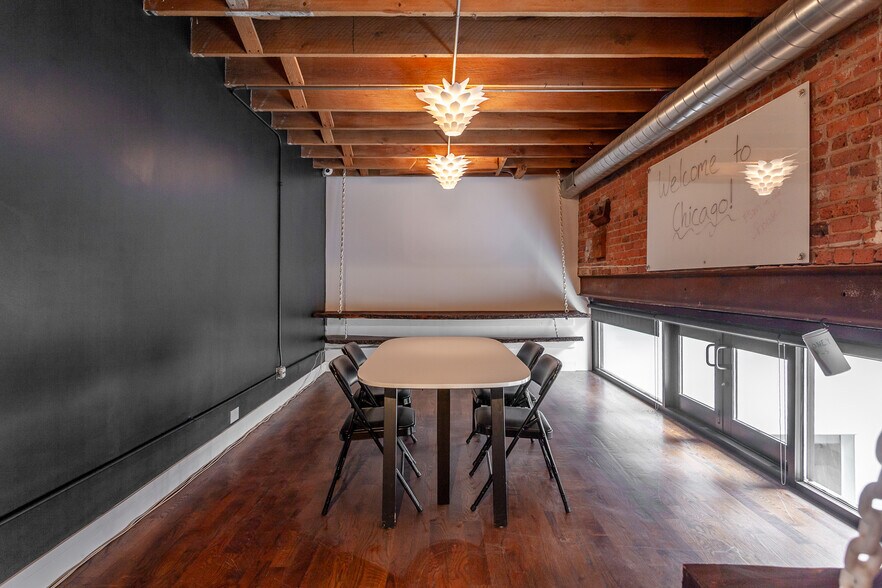 More Photos Of 2425 W 14th St, Chicago Loft Creative Space For Lease
