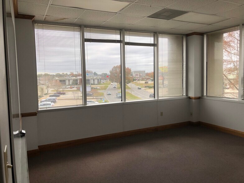 More Photos Of 3029 S Sherwood Forest Blvd, Baton Rouge Loft Creative Space For Lease