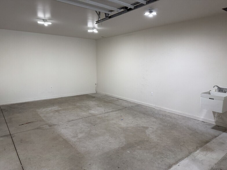 More Photos Of 2316 230th St, Ames Light Manufacturing For Lease