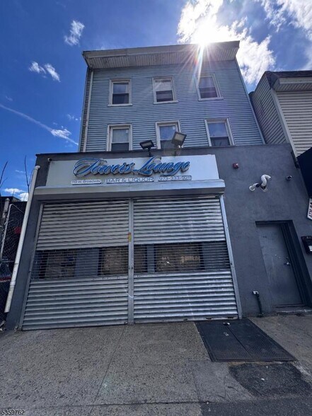 More Photos Of 119 W Broadway, Paterson Flex For Sale