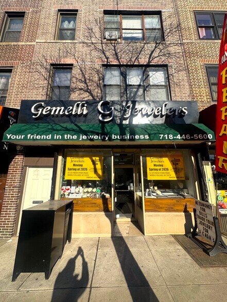 More Photos Of 6913 Grand Ave, Maspeth General Retail For Lease