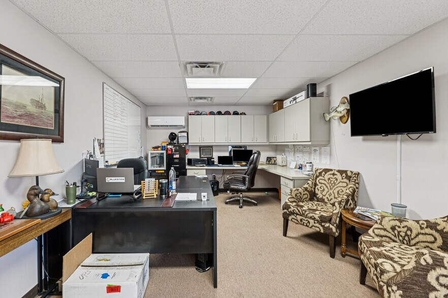 More Photos Of 395 W K Pl, Jenks Service For Sale