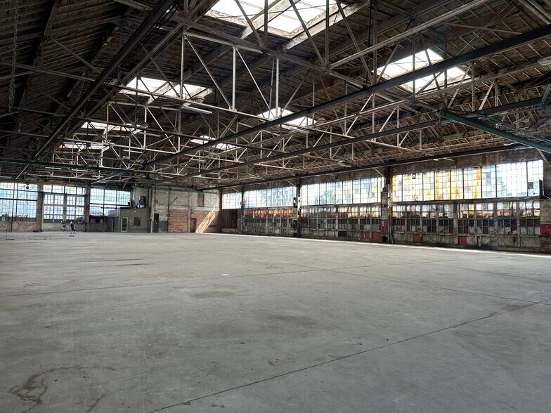 More Photos Of 2635-2717 Peralta St, Oakland Warehouse For Lease