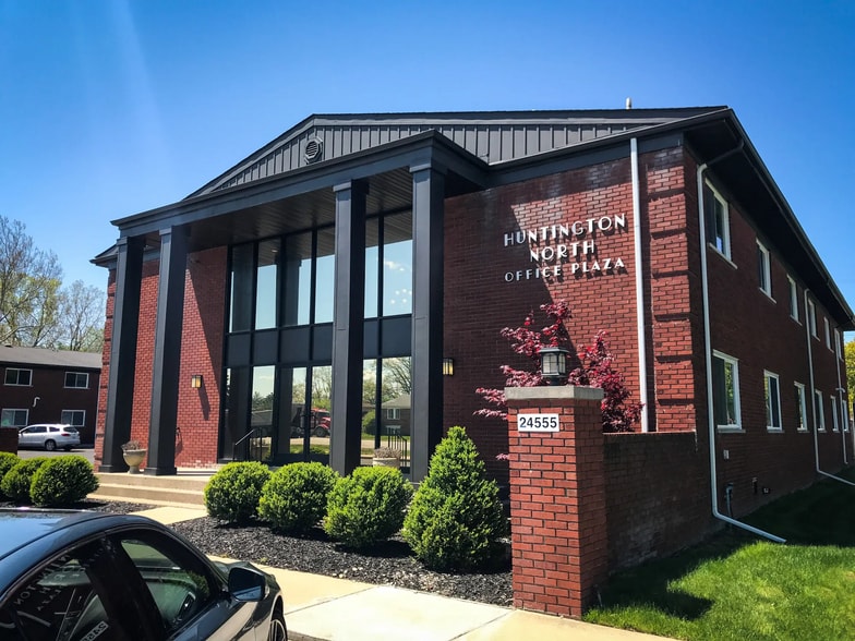 Primary Photo Of 24525 Southfield Rd, Southfield Unknown For Lease