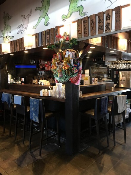 More Photos Of 11609-11613 Santa Monica Blvd, Los Angeles Restaurant For Lease