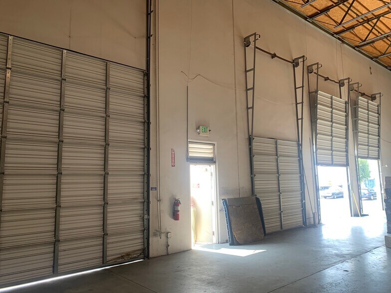 More Photos Of 5866 Smithway St, Commerce Warehouse For Lease
