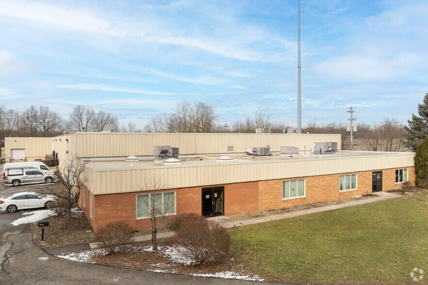 More Photos Of 1943 Midway Dr, Twinsburg Manufacturing For Lease