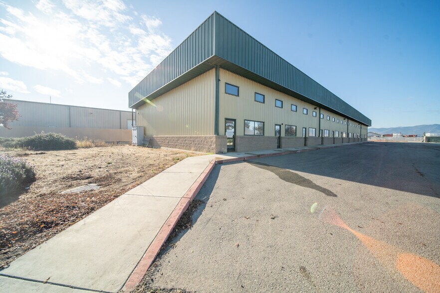 More Photos Of 180 E San Antonio Dr, King City Manufacturing For Lease