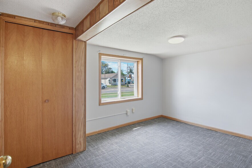 More Photos Of 2108 S Broadway St, Menomonie Office For Sale