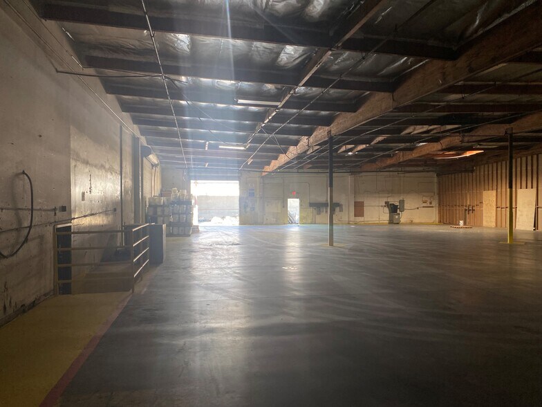 More Photos Of 11949 Borden Ave, San Fernando Warehouse For Lease