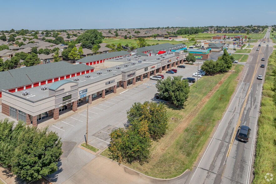 More Photos Of 331 S Cemetery Rd, Yukon Unknown For Lease