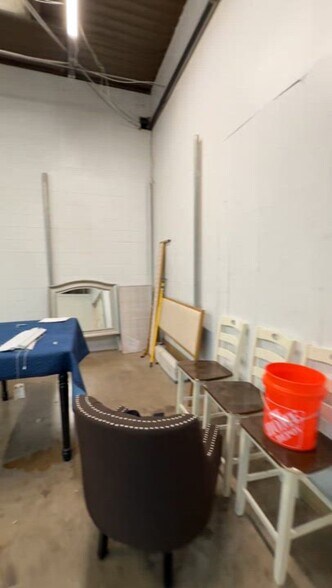 More Photos Of 3910 W Camp Wisdom Rd, Dallas Storefront For Sale