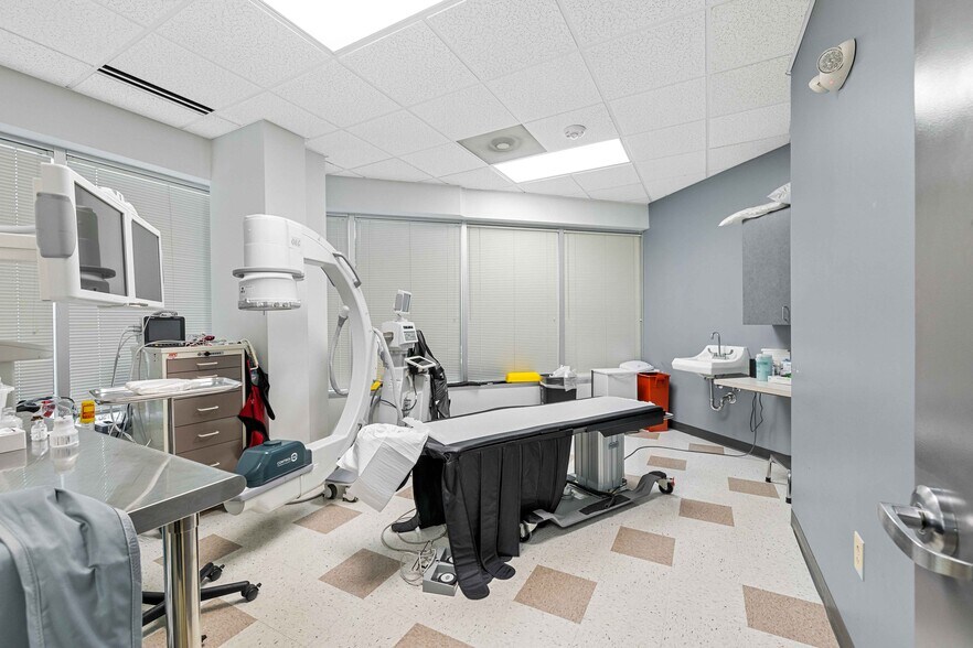 More Photos Of 2605 Blue Ridge Rd, Raleigh Medical For Lease