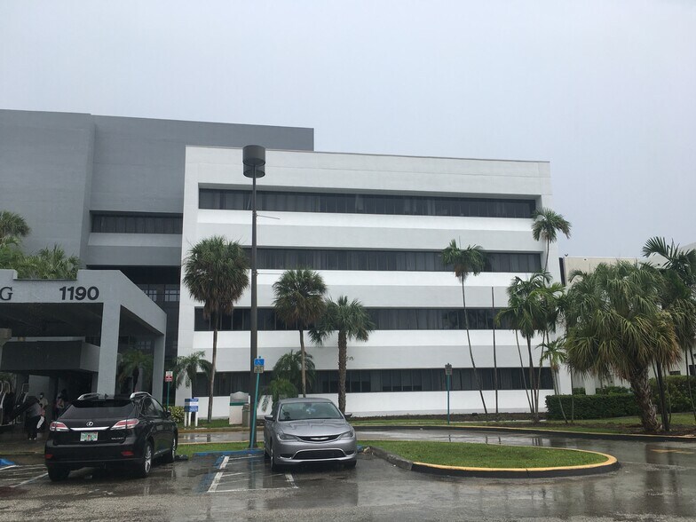 More Photos Of 1100-1190 NW 95th St, Miami Medical For Lease