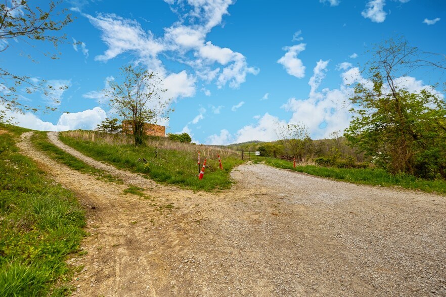 More Photos Of 5400 Saunders Rd, Logan Land For Sale